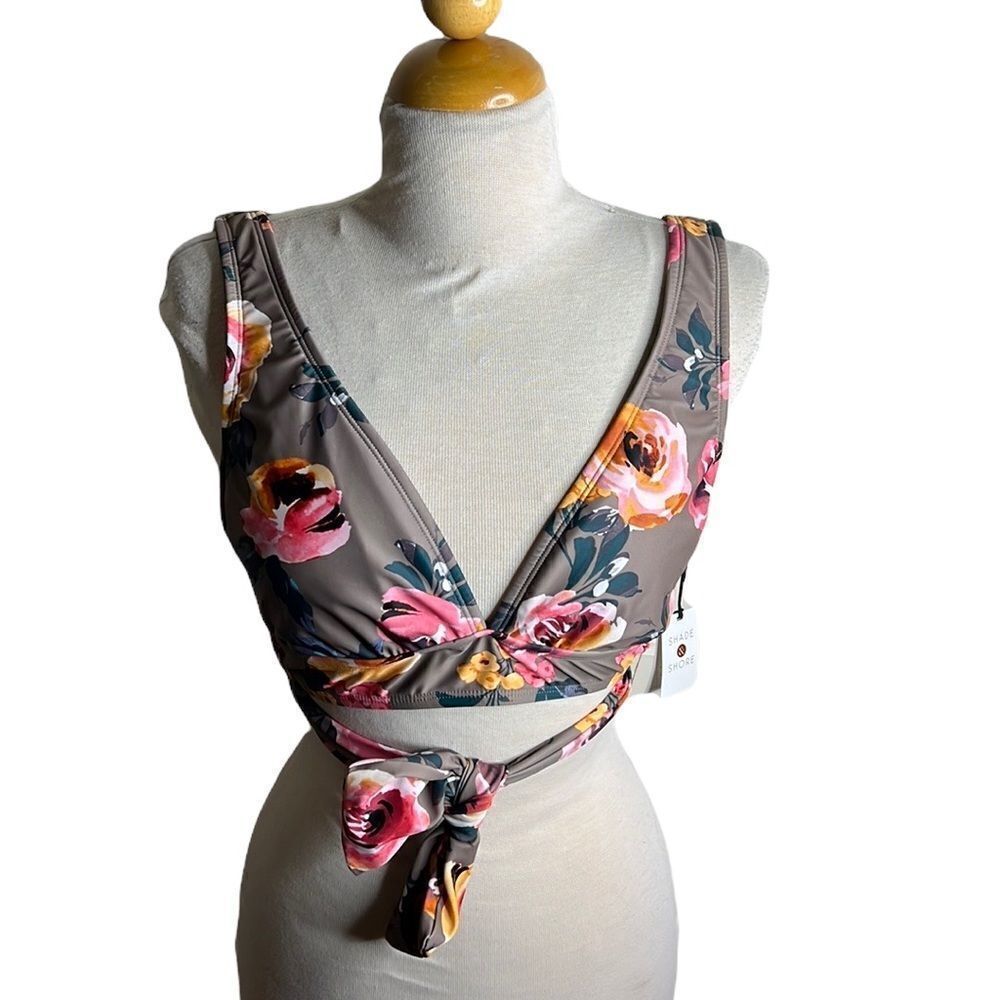 ❤️Shade & Shore floral wrap bikini top